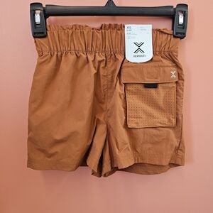 NWT Xersion Girls XS (6/6X) Nylon Active Fast Dry Shorts Mocha Front Pocket